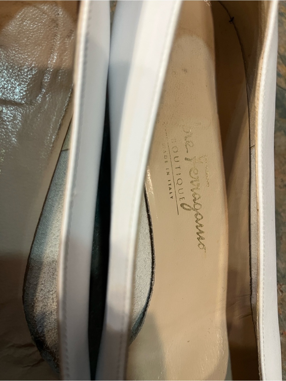 SALVATORE FERAGAMO 9 1/2 vintage flats iconic Vara bow gold tab 3133 - Picture 11 of 11